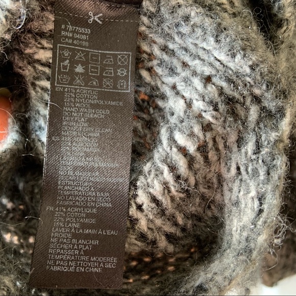 Forever 21 warm grey sweater size medium - Picture 6 of 7